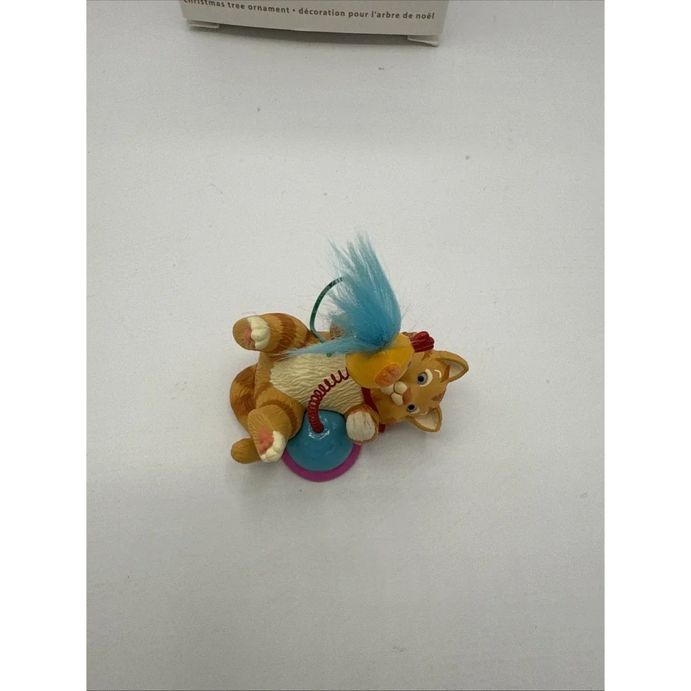 Hallmark Keepsake 2011 Mischievous Kittens Cat Toy Xmas Ornament 13th in Series
